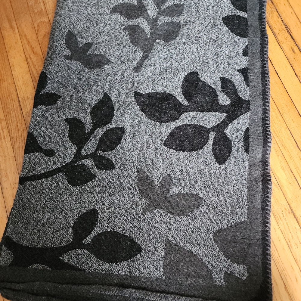 Roots Grey Floral Blanket Poncho Cardigan